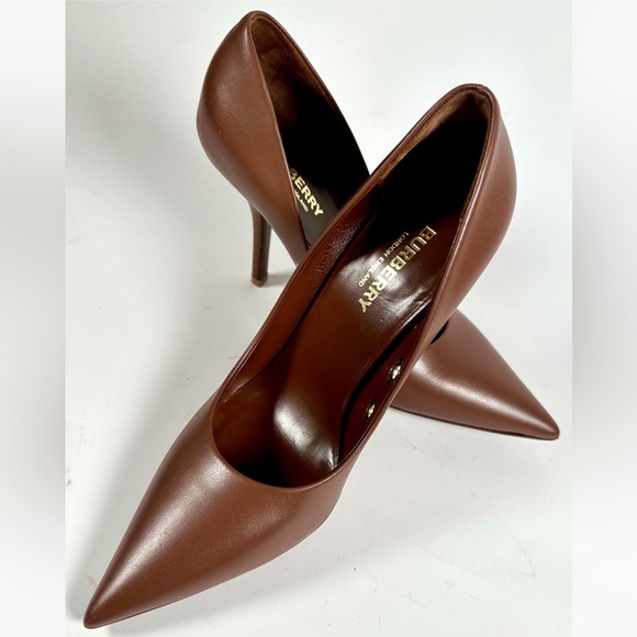 NWT Burberry Eyelet Detail Leather Point Toe Heel Pumps in Brown - Picture 15 of 16
